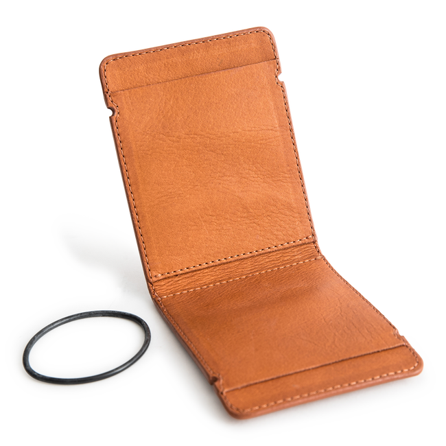 Cash Cover, Tan